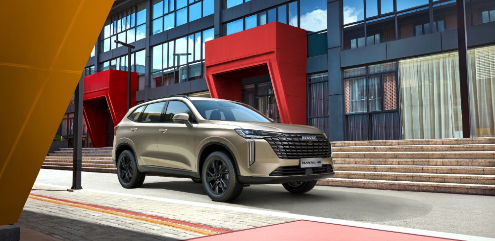 Nueva Haval H6 con tracción 2WD en un entorno urbano